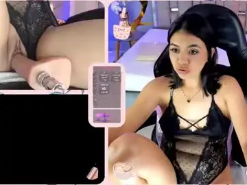Chaturbate Live Sex Cam of leahvega_