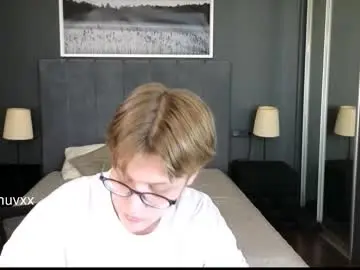 Chaturbate Live Porn of louie_evans