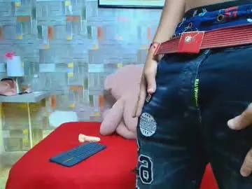 Chaturbate Live Sex of aaron_antonella_mds