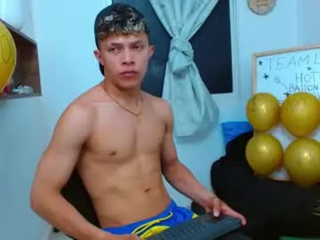 Chaturbate Best live sex cam show of lucas_luxx1
