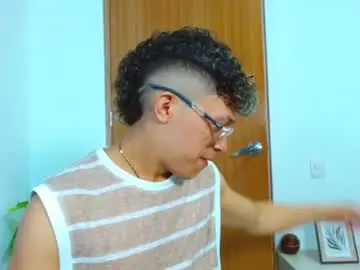 Chaturbate Live Sex Cam of lucas_luxx1