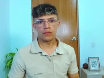 Chaturbate Best live sex cam show of lucas_luxx1