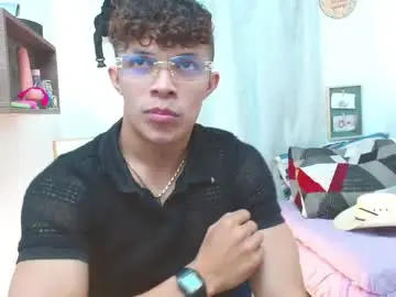 Chaturbate Best live sex cam show of lucas_luxx1