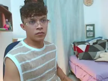 Chaturbate Live Sex Cam of lucas_luxx1