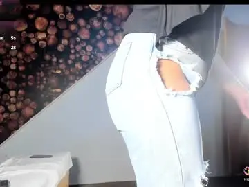 Chaturbate Free Live Porn of miiaabrownn_