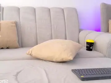 Chaturbate Live Sex Cam of samyortiz_