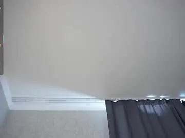 Chaturbate Live Sex Cam of zara_shine