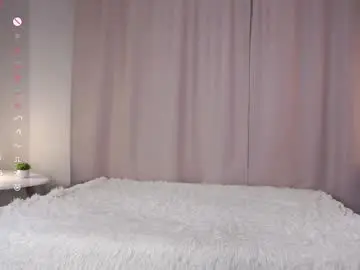 Chaturbate Live Sex Cam of zara_shine