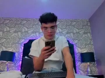 Chaturbate Sex Chat of ethanleroyy