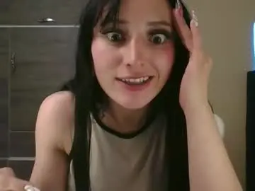 Chaturbate Watch Live Sex Cams of lia_queen610