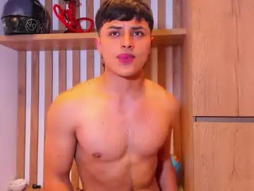 Chaturbate Best live sex cam show of lucadior