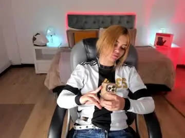 Chaturbate Live Sex Cam of mia_rousseau