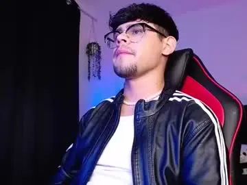 Chaturbate Watch Live Sex Cams of isaac_saenz