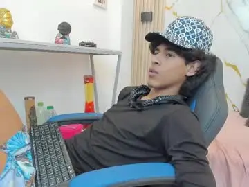 Chaturbate Watch Live Sex Cams of zayn_fox32