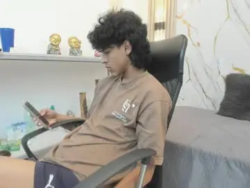 Chaturbate Free Porn Cam of zayn_fox32