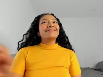Chaturbate Live Sex Cam of katnees_correa