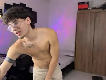 Chaturbate Live Sex Cam of kisan_smith