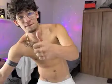 Chaturbate Live Sex Cam of kisan_smith