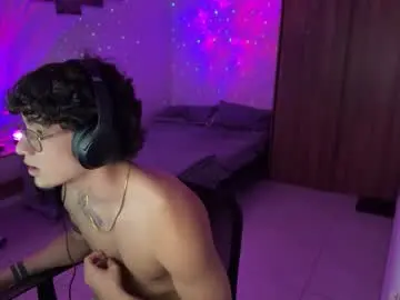 Chaturbate Live Sex Cam of kisan_smith