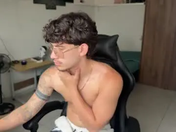 Chaturbate Watch Live Sex Cams of kisan_smith