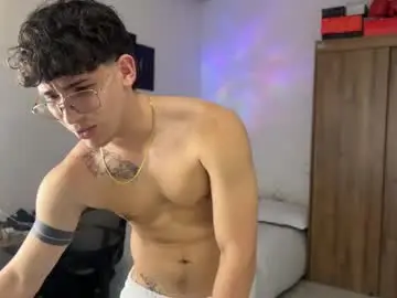 Chaturbate Free Porn Cam of kisan_smith