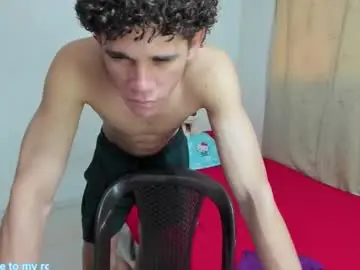 Chaturbate Watch Live Sex Cams of tom_blue10