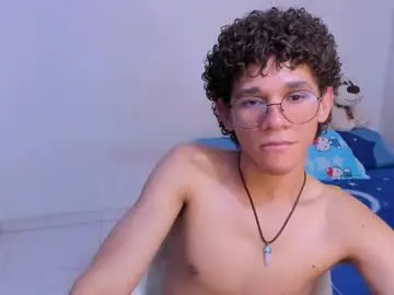 Chaturbate Adult Webcams of tom_blue10