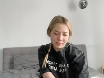 Chaturbate Watch Live Sex Cams of alyrasun