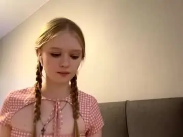 Chaturbate Live Sex Cam of valliefarris
