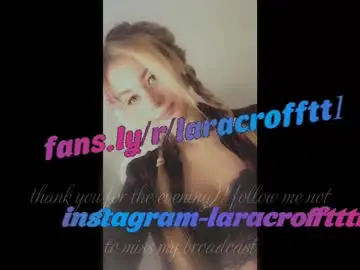 Chaturbate Live Sex Cam of laracroftt