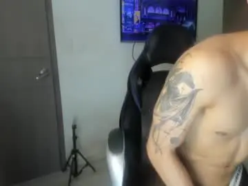 Chaturbate Live Sex Cam of thesaint_xxx