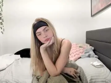 Chaturbate Sex Cam of ariah_is_blonde