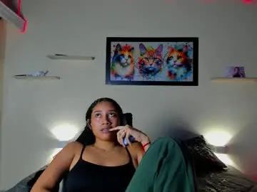 Chaturbate Best live sex cam show of meredit_cristi23