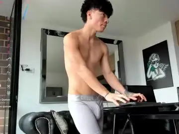 Chaturbate Live Sex Cam of pretur_crubaa