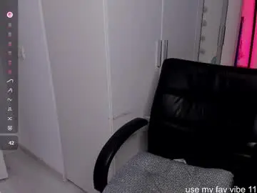 Chaturbate Best live sex cam show of lovelyaria_