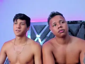 Chaturbate Live Porn of robertmiller21