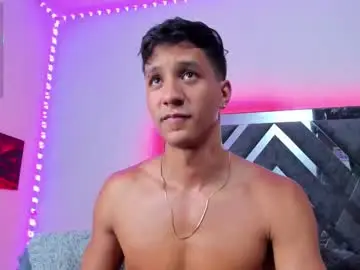 Chaturbate Nude Webcam of robertmiller21