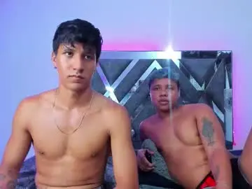 Chaturbate Watch Live Sex Cams of robertmiller21