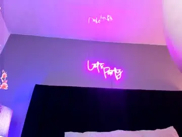 Chaturbate Watch Live Sex Cams of isaxcurves