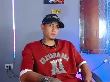 Chaturbate Live Sex Cam of liiaam_lee_