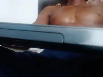 Chaturbate Free Porn Cam of drake_brown_23