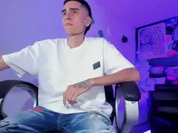 Chaturbate Live Sex Cam of ethan_boy_
