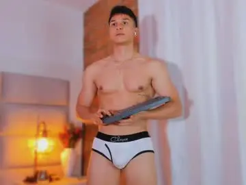 Chaturbate Live Sex Cam of jhosua_hunt