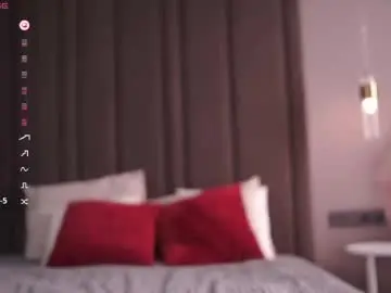 Chaturbate Live Sex Cam of foxylovesyou