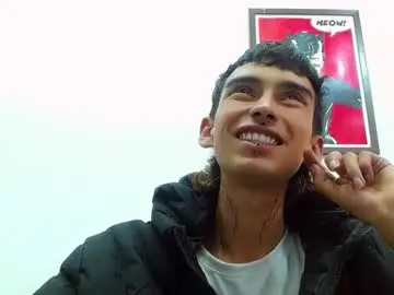 Chaturbate Free Porn Cam of ttimy_x_boy