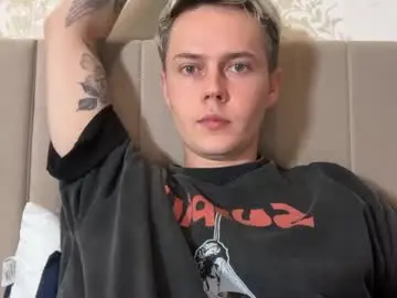 Chaturbate Live Sex Cam of danny_love01