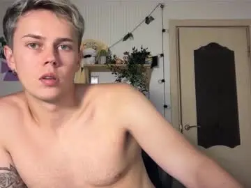 Chaturbate Live Sex Cam of danny_love01