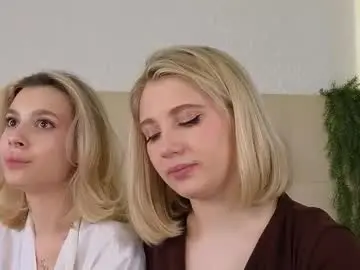 Chaturbate Live Sex Cam of pinkadele