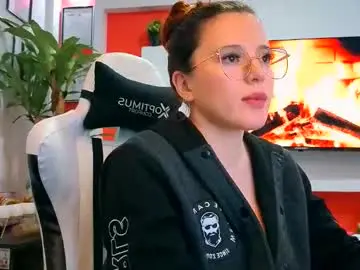 Chaturbate Live Sex Cam of ema_04