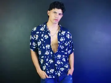 Chaturbate Watch Live Sex Cams of guts_x